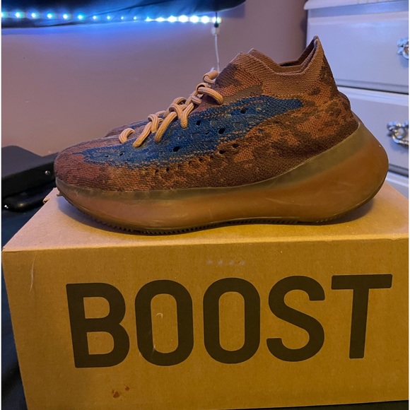 Yeezys boost 380 azure size 5.5 women’s - Picture 1 of 5